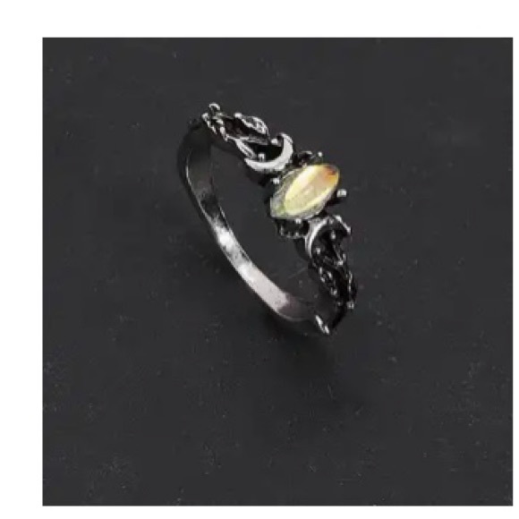 Source Unknown Jewelry - Beautiful Ring